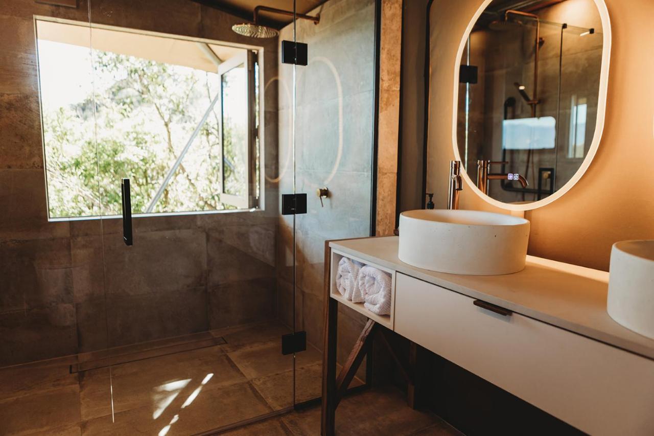 Drift Off Grid Luxury Eco Glamping 호텔 Tarakohe 외부 사진